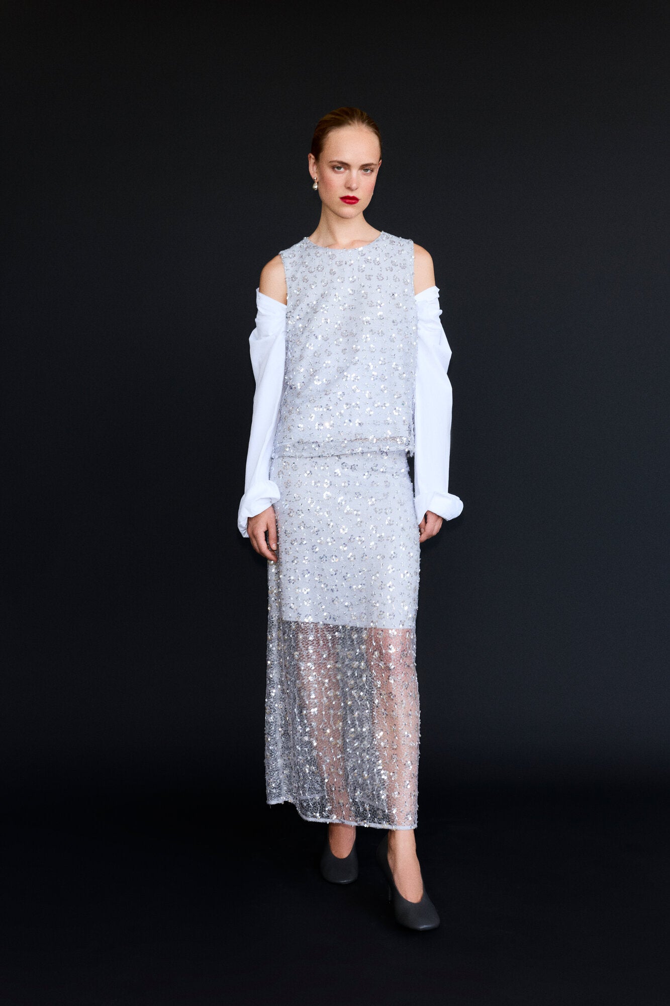 Viglita O-Neck glimmertop – sølvfarvet